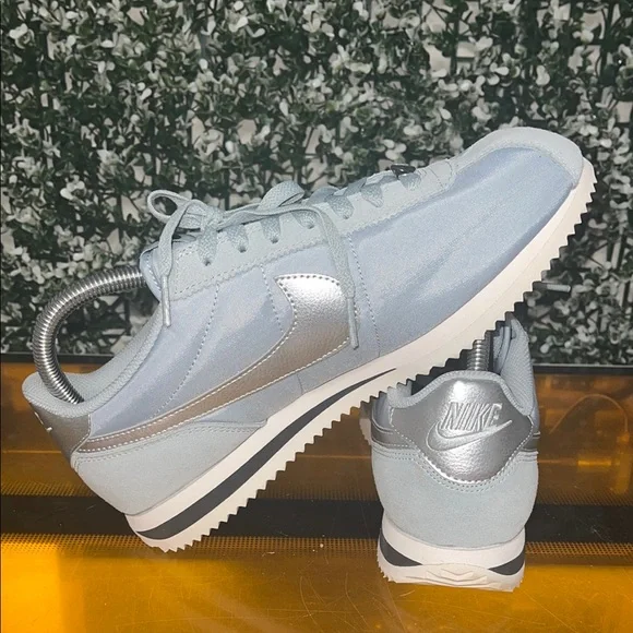 Nike Silver Sneakers Classic Cortez - Picture 6 of 6